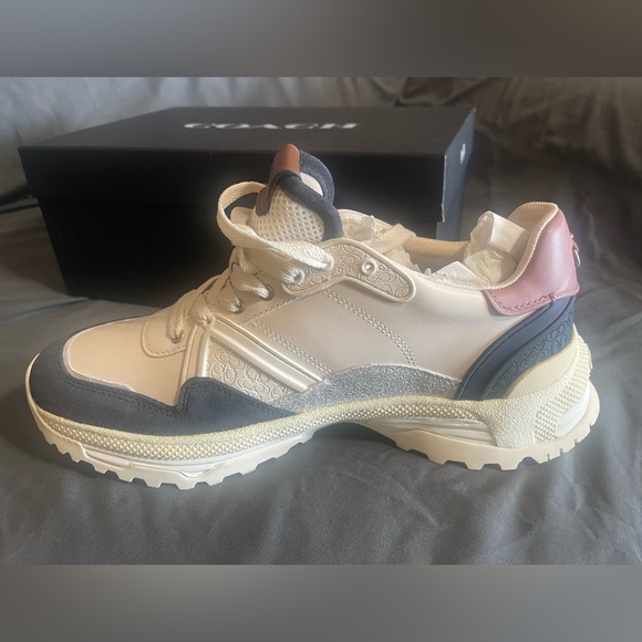 Brand NEW Coach Sneakers size 11. - Picture 4 of 4